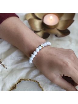 ZARIIN - Howlite Bead Bracelet For Peace And Calm