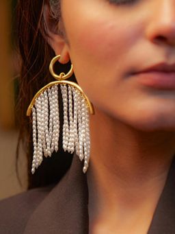 ZARIIN - Pearl Zoned Statement Earrings