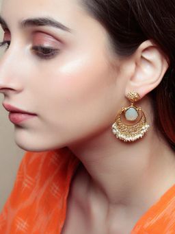 ZARIIN - Rustic Ballad White Earrings