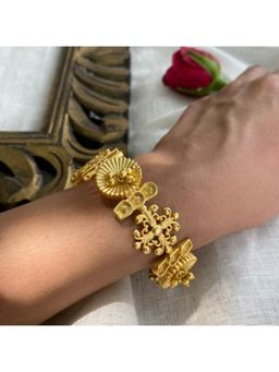 ZARIIN - Divine Charm Bangle