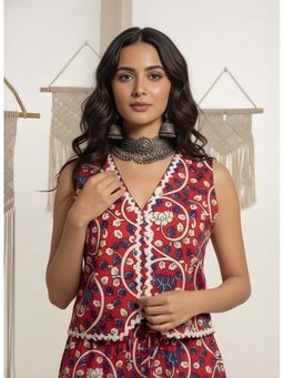 WineRed - Red Sleeveless Floral V-Neck Top