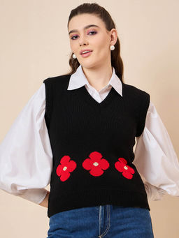 KASMA - Black Embroidered Pullover Sweater