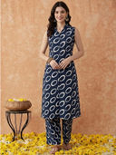 Navy Blue color option, Currently selected