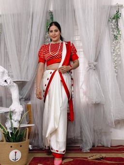 Mysilklove - Barn White Printed Satin Crepe Silk Saree With Unstitched Blouse