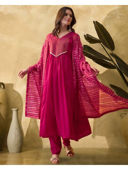 KVS FAB - Magenta Lace Work Kurta With Pant And Dupatta