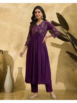 KVS FAB - Purple Crepe Zari Embroidered Kurta With Pant