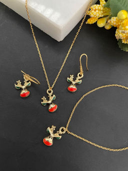 Digital Dress Room - Reindeer Charm Pendant Necklace Set