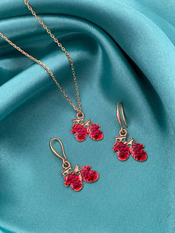 Digital Dress Room - Santa Claus Red Gloves Charm Necklace Set