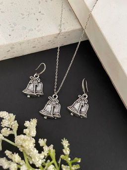 Digital Dress Room - Jingle Bell Charm Christmas Necklace Set