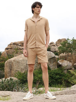 Campus Sutra - Men Buff Beige Textured Seersucker Co-Ord (Set of 2)