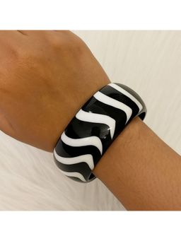 Bdiva - Zebra Stripe Resin Bangle