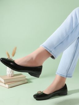 ELLE - Women Black Square Toe Ballerina