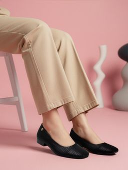 ELLE - Women Black Ballerina