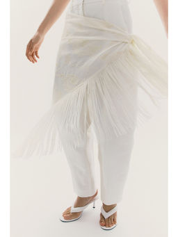 H&M - Women White Fringed triangle scarf