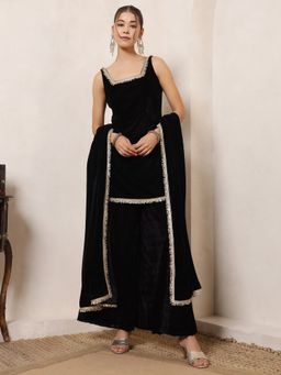 Deebaco - Women Black Velvet Plain Kurta with Palazzo and Dupatta
