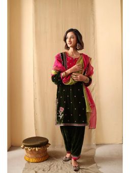 Khushboo & Pankaj - Green Forest Bloom Velvet Kurta With Salwar And Dupatta