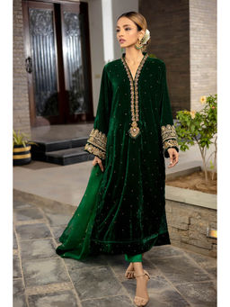 Khushboo & Pankaj - Green Emerald Dusk Velvet Kurta With Pant And Dupatta