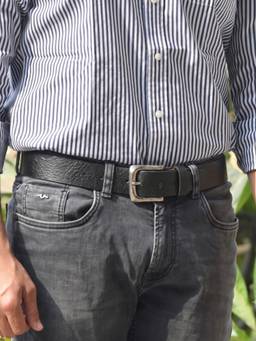 Crabby Hunt - Men's Black Apollo Gunmetal Square Buckle Leather Belt