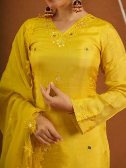 ONEWE INDIA - Hayaat Yellow Silk Mirrorwork Kurta With Pant And Dupatta