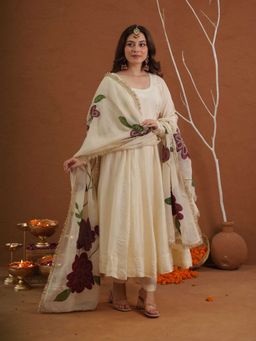 ONEWE INDIA - Nayab Off White Silk With Hand Paint Anarkali Kurta With Pant And Dupatta
