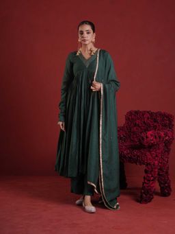ONEWE INDIA - Green Chanderi Sequence Work Gathered Kurta with Pant and Dupatta