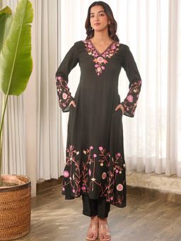 ONEWE INDIA - Women Black Floral Embroidered Muslin Kurta and Pant