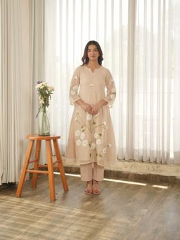 ONEWE INDIA - Women Beige Hand Paint Soft Organza Kurta with Pant