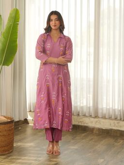 ONEWE INDIA - Women Mauve Embroidered Chanderi Kurta with Pant and Dupatta