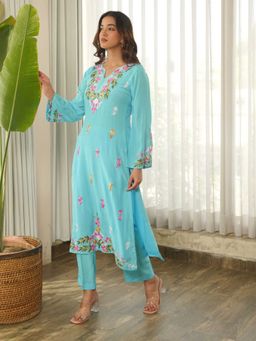 ONEWE INDIA - Women Sky Blue Floral Embroidered Muslin Kurta with Pant