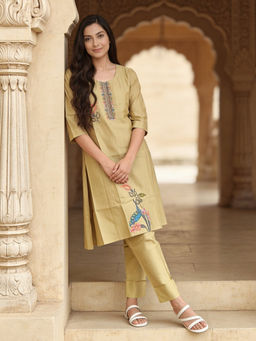 Rangita - Women Mustard Floral Kurta with Pant