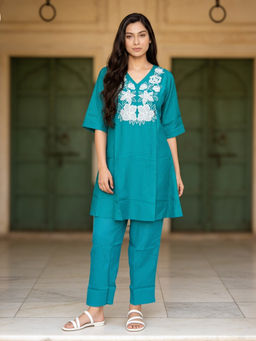 Rangita - Women Teal Floral Kurta with Pant
