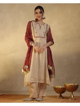 Sarvaa by Kriti - Ivory Ziva Embroidered Kurta and Pant