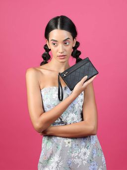 Odette - Textured Black Pouch For Women