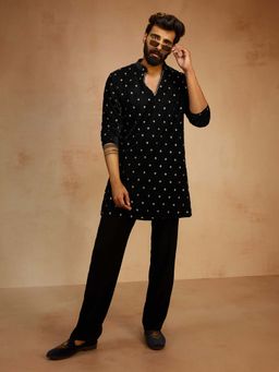 Vastramay - Men Black Velvet Sequin Beads Embroidered Mid-Length Kurta With Straight Pant Set