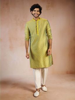 Vastramay - Men Green Silk Blend Jacquard Thread Long Kurta With Pyjama