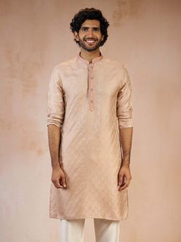 Vastramay - Men Peach Jacquard Thread Embroidered Silk Blend Straight Kurta