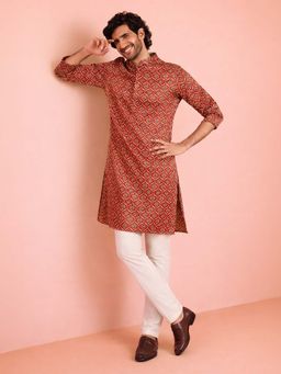 Vastramay - Men Maroon Arak Print Silk Kurta With Pyjama