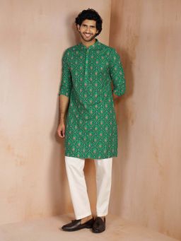 Vastramay - Men Green Chikankari Silk Blend Kurta With Pyjama