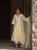 Yellow color option, Currently selected