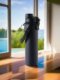 UMAI - SS Vacuumed Bottle with Rope Black 720ml