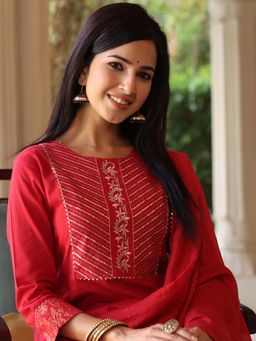Vaamsi - Cotton Blend Printed Kurta Pant Dupatta Red (VKSKD1364) (Set of 3)
