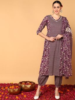 Vaamsi - Women Magenta Pure Cotton Floral Printed Flared Kurta Salwar with Dupatta (Set of 3)