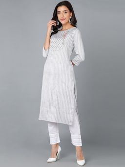 Vaamsi - Women Grey Cotton Yoke Design Striped Printed Straight Kurta (VCK8916)