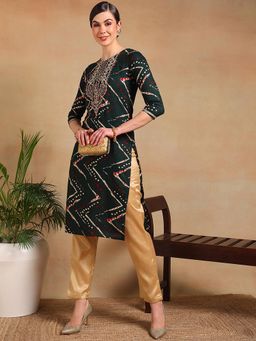 Vaamsi - Women Green Viscose Rayon Chevron Printed Straight Kurta