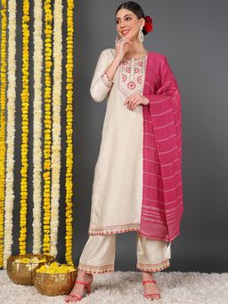 Vaamsi - Off White Silk Blend Solid Yoke Design Straight Kurta Pants with Dupatta (Set of 3)
