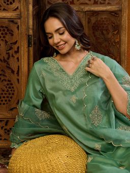 Vaamsi - Green Floral Embroidered V-Neck Kurta with Palazzo & Dupatta (Set of 3)