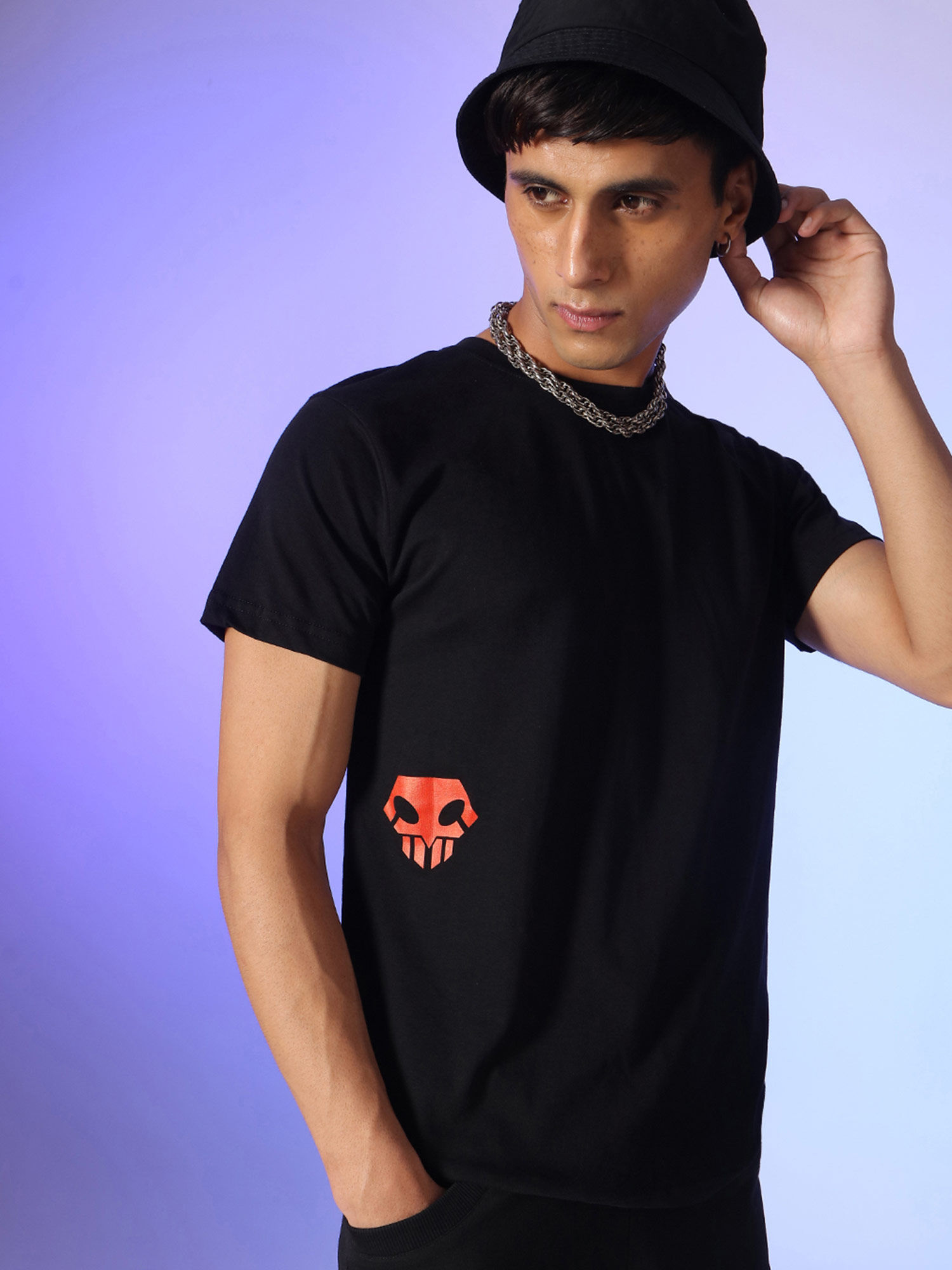 Bewakoof Mens Black Print T-Shirt 