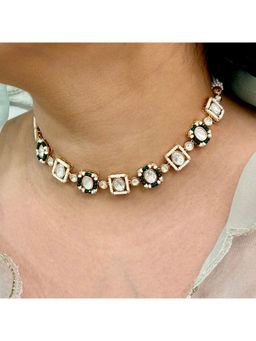 Shop Naymee - Delicate Jade and White Polki Necklace Set