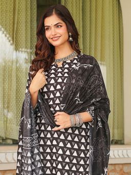 Vaamsi - Black Printed Straight Kurta with Pant and Dupatta