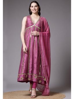 UTSAV FASHION - Women Magenta V-Neck Panelled Gotta Patti Anarkali Kurta & Churidar with Dupatta